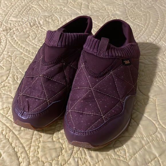 Teva Maroon sneakers - Picture 2 of 4